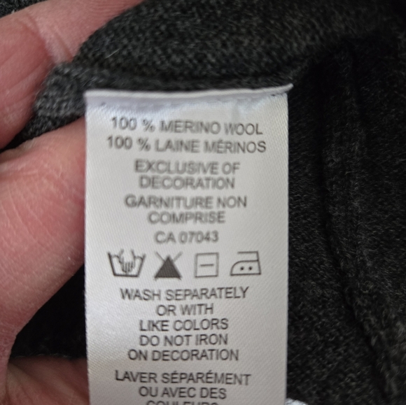 CAROLE LITTLE Extra Fine Merino Wool Gray Shawl Collar Cardigan. Size M - Picture 10 of 14